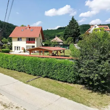 Guest house Lotuszvirag Vendeghaz *