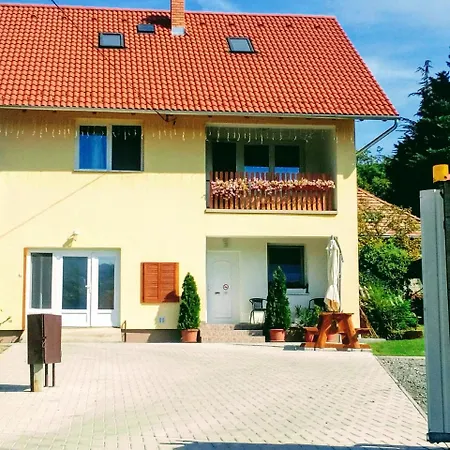 Pensjonat Lotuszvirag Vendeghaz Szekszárd