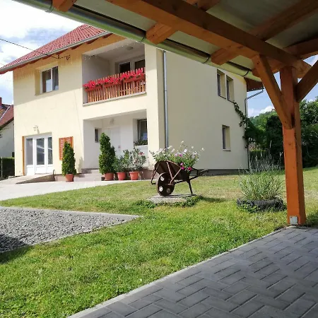Lotuszvirag Vendeghaz 3* Szekszárd
