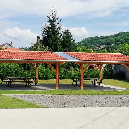 Penzion Lotuszvirag Vendeghaz 3*
