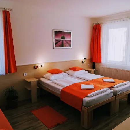 Lotuszvirag Vendeghaz Guest house