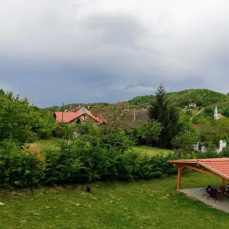 Pensjonat Lotuszvirag Vendeghaz Szekszárd